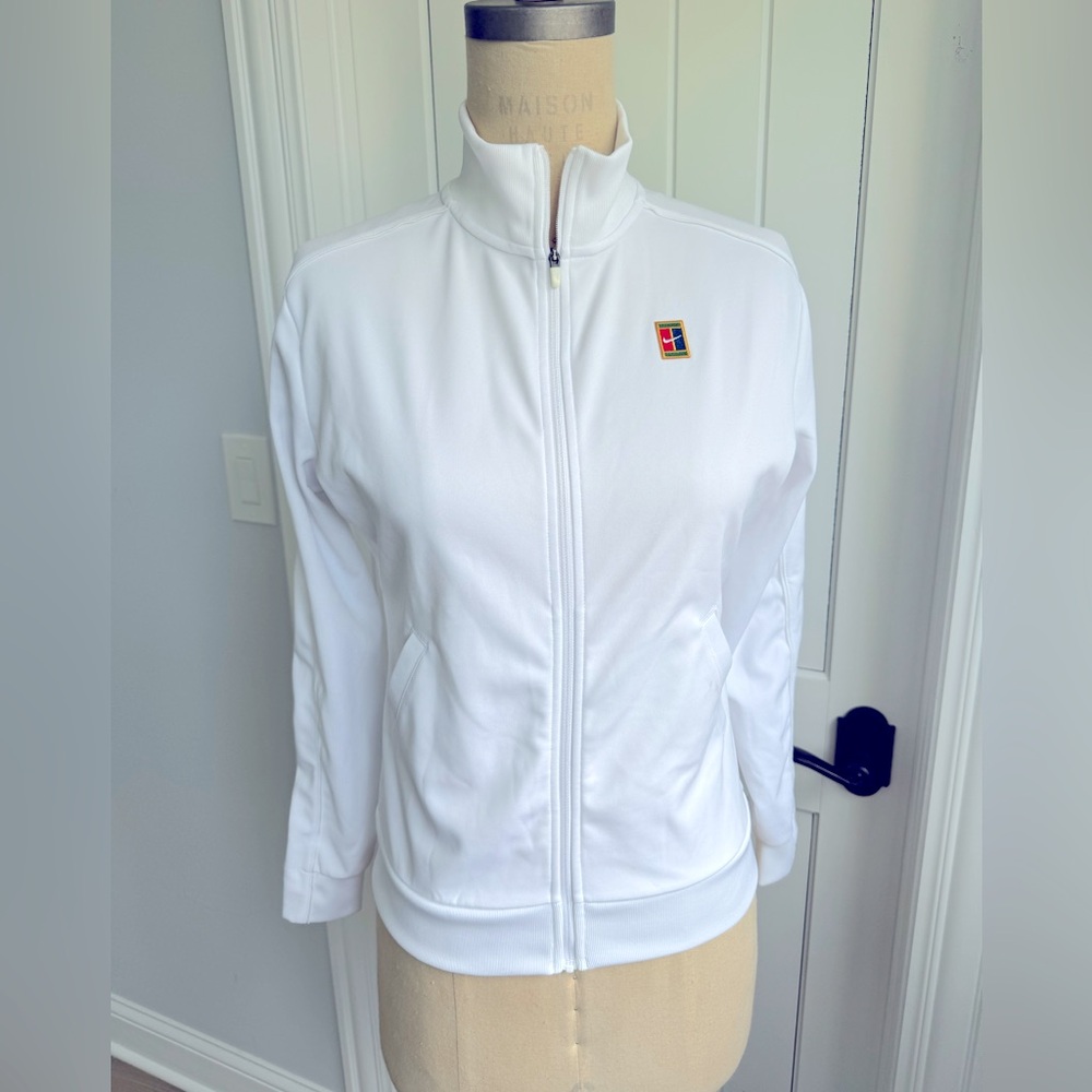 Nike women’s dri-fit tennis jacket size XS